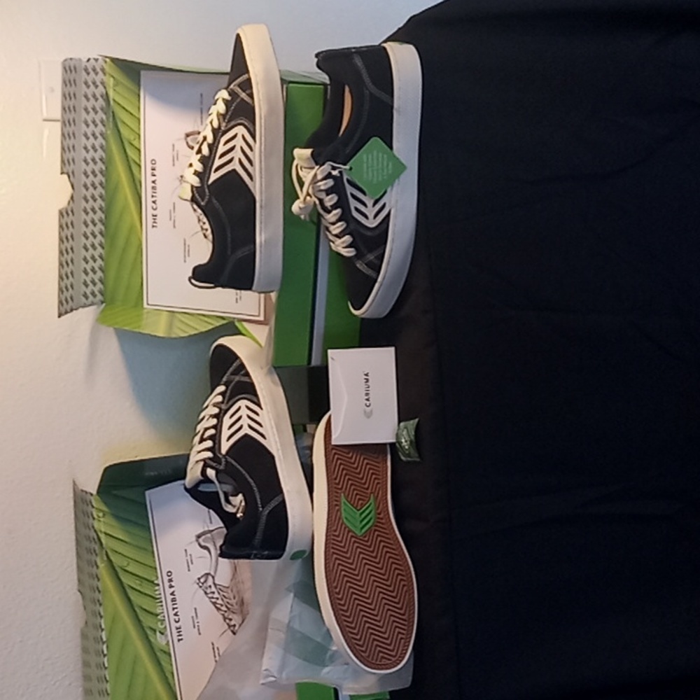 Cariuma Pro Low Black/Ivory Contrast 2 pair. $59 each $100 both